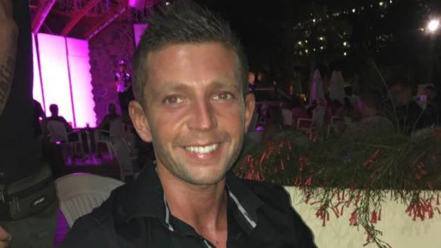 El párroco Ricardo Esteves presume de anatomía en sus redes sociales / FACEBOOK