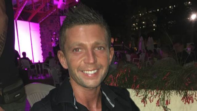 El párroco Ricardo Esteves presume de anatomía en sus redes sociales / FACEBOOK