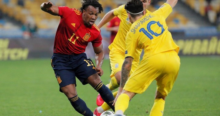 Adama en el partido contra Ucrania / EFE