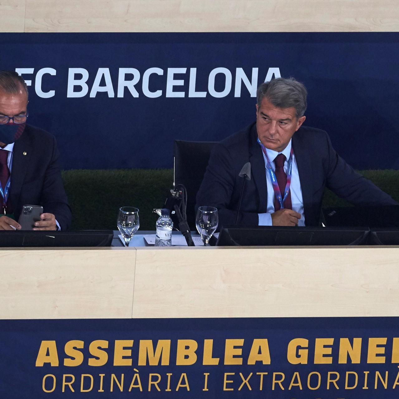 Joan Laporta con Yuste en la Asamblea de compromisarios