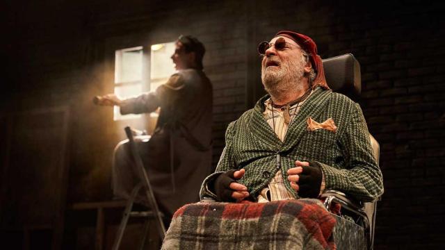 Jordi Bosch y Jordi Boixaderas, que interpretan a Hamm y Clov, en 'Final de partida' / ROMEA