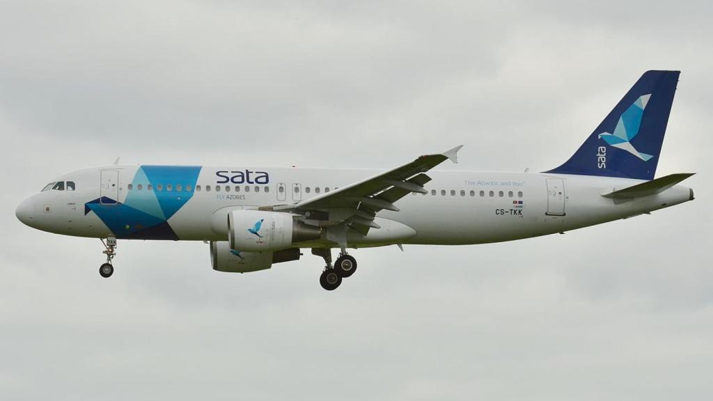 Un Airbus A320 del grupo SATA, empresa propietaria de Azores Airlines / LAURENT ERRERA