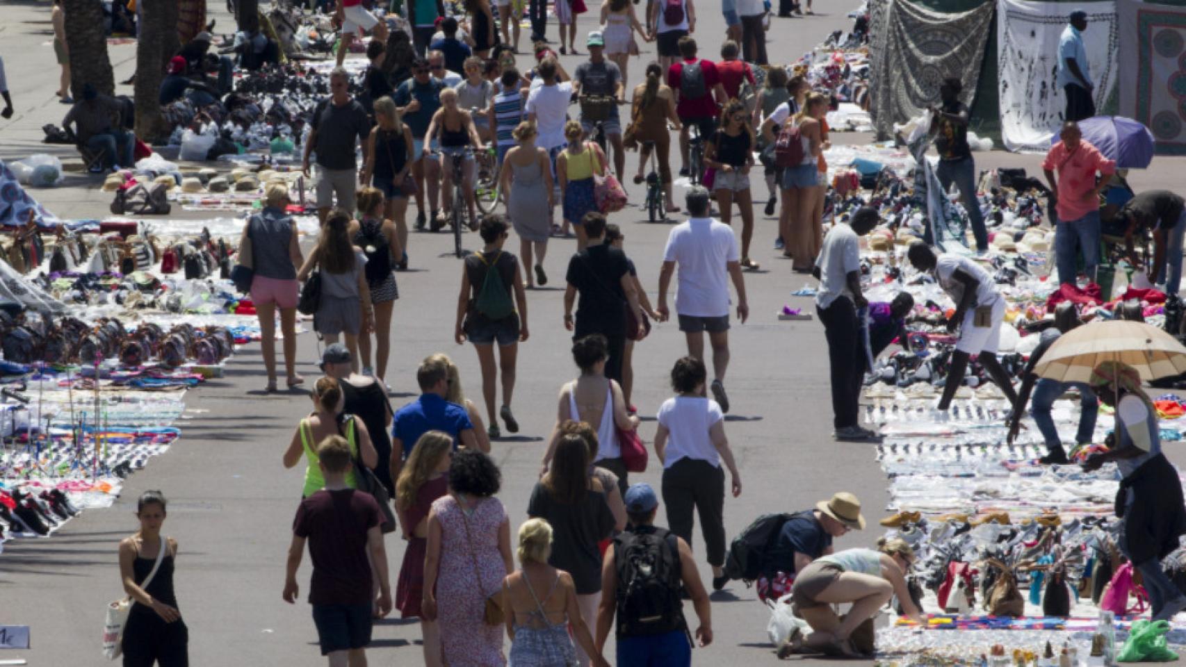 Paseo Juan de Borbón de Barcelona / Quique GarcÍa