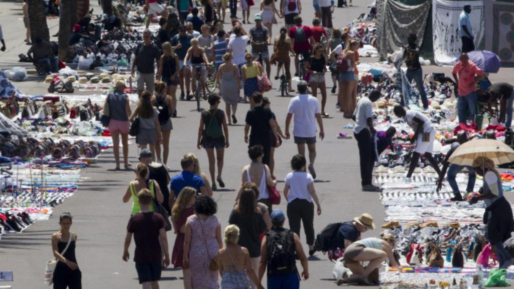 Paseo Juan de Borbón de Barcelona / Quique GarcÍa