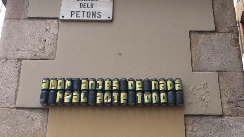 Placa del Carrer dels Petons / A.V.