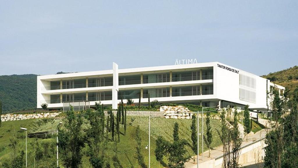 Tanatorio de Àltima en la Ronda de Dalt / ÀLTIMA