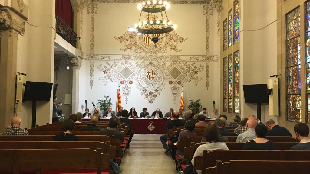 Audiencia pública en el distrito de Sants / MS