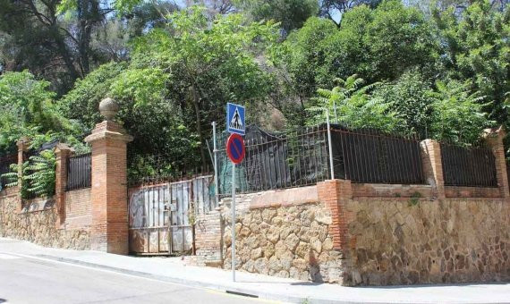 Otro de las puertas de acceso al enorme recinto. / CR