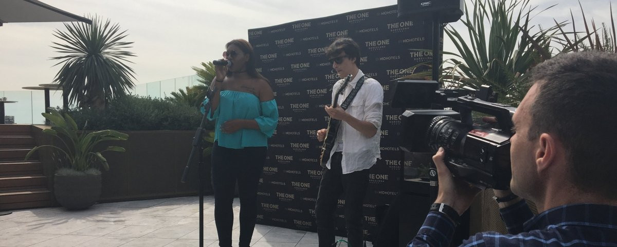 Concierto en la terraza Mood Rooftop Bar del Hotel The One Barcelona / DGM