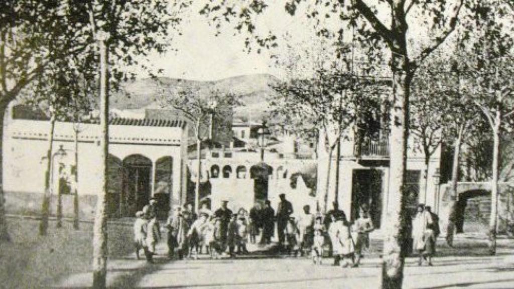 Plaça de Bacardi l'any 1920 / memoriadelsbarris.blogspot.com.es