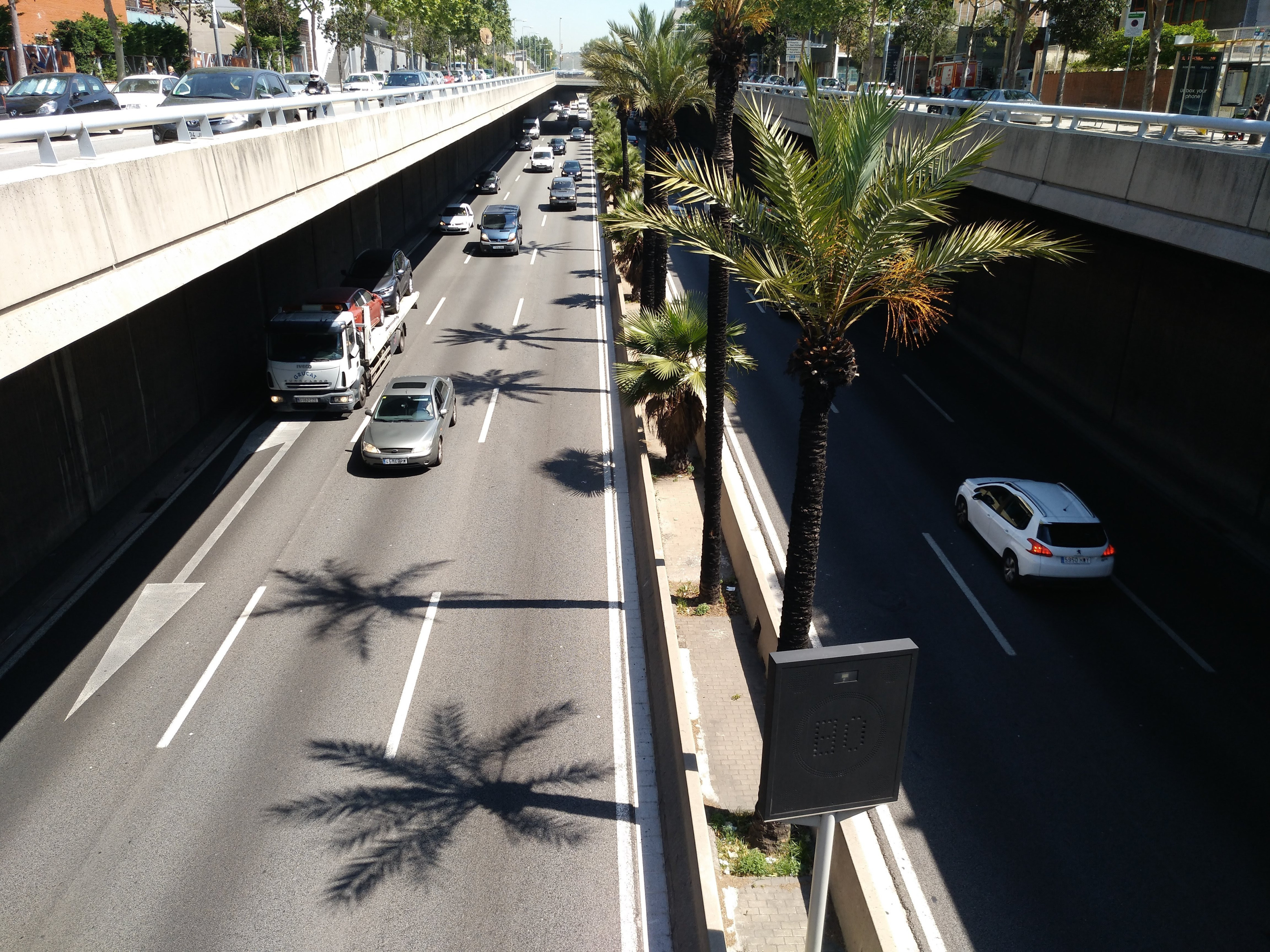 Un tramo de la Ronda de Dalt / PABLO ALEGRE