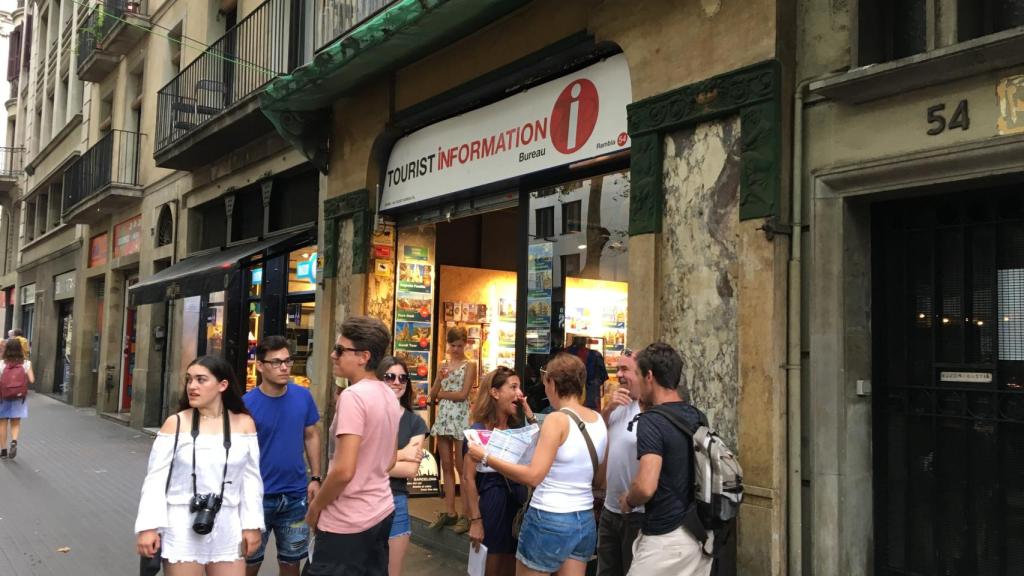 Cae el número de turistas que se alojan en hoteles en Barcelona  / PABLO ALEGRE