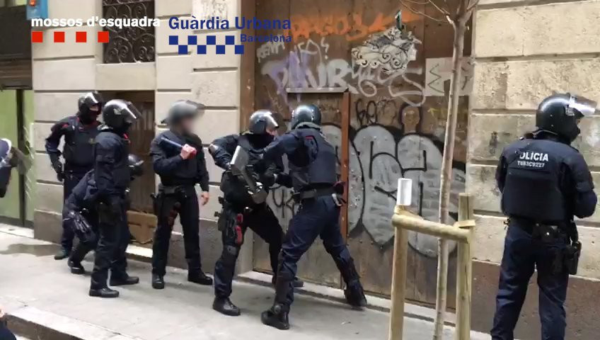 Operación policial en un narcopiso de Ciutat Vella / Archivo