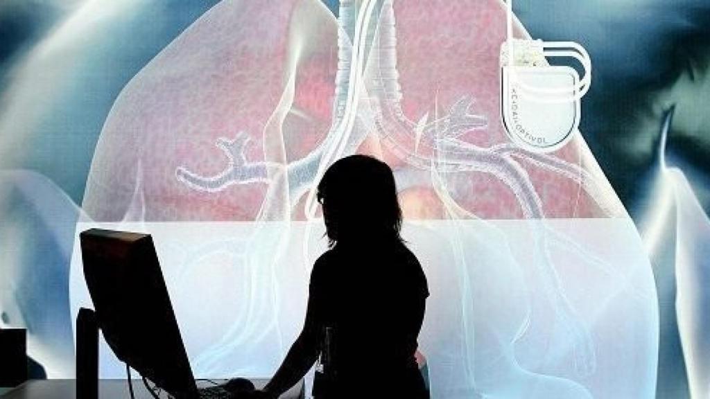 El uso de la polipíldora o los electrocardiogramas a jóvenes, algunos de los temas que se han abordado en el Congreso Europeo de Cardiología / Rafael Díaz (EFE)