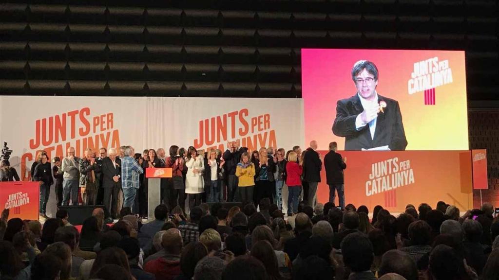 Carles Puigdemont, en un acto de campaña de Junts per Catalunya, puede ser elegido de nuevo President en una panorama político catalán enquistado / EP