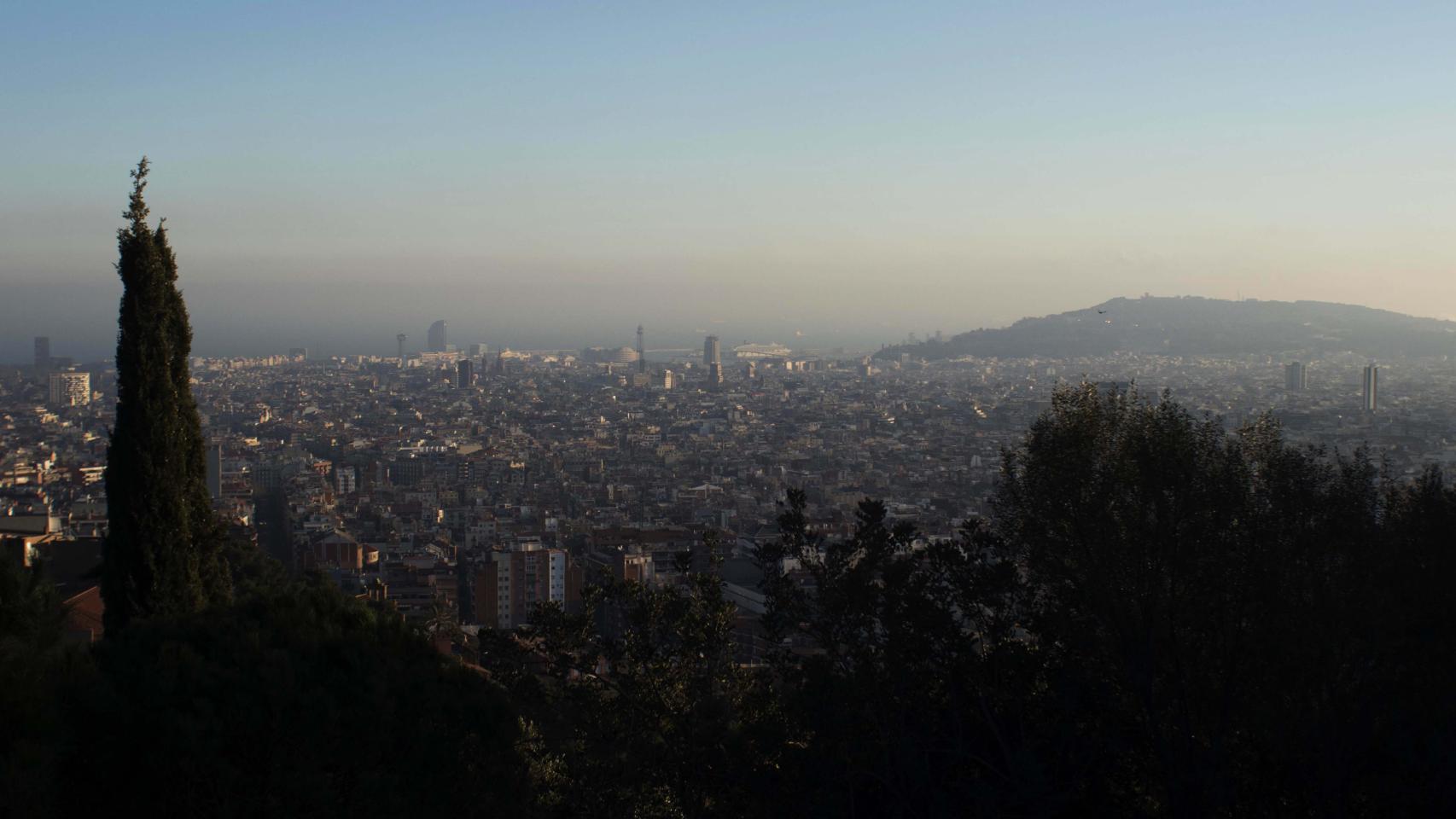 Contaminación en Barcelona / HUGO FERNÁNDEZ