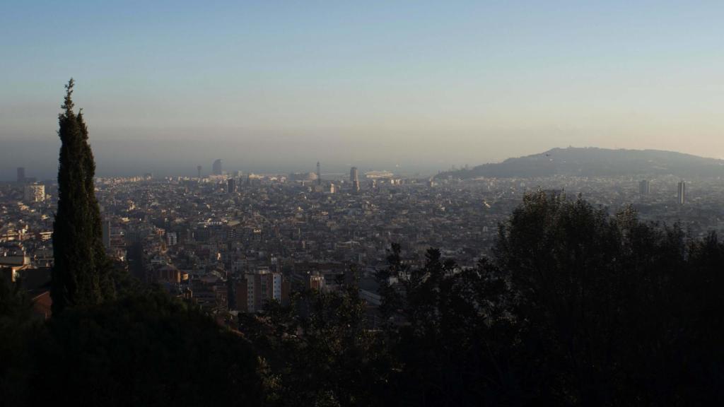 Contaminación en Barcelona / HUGO FERNÁNDEZ
