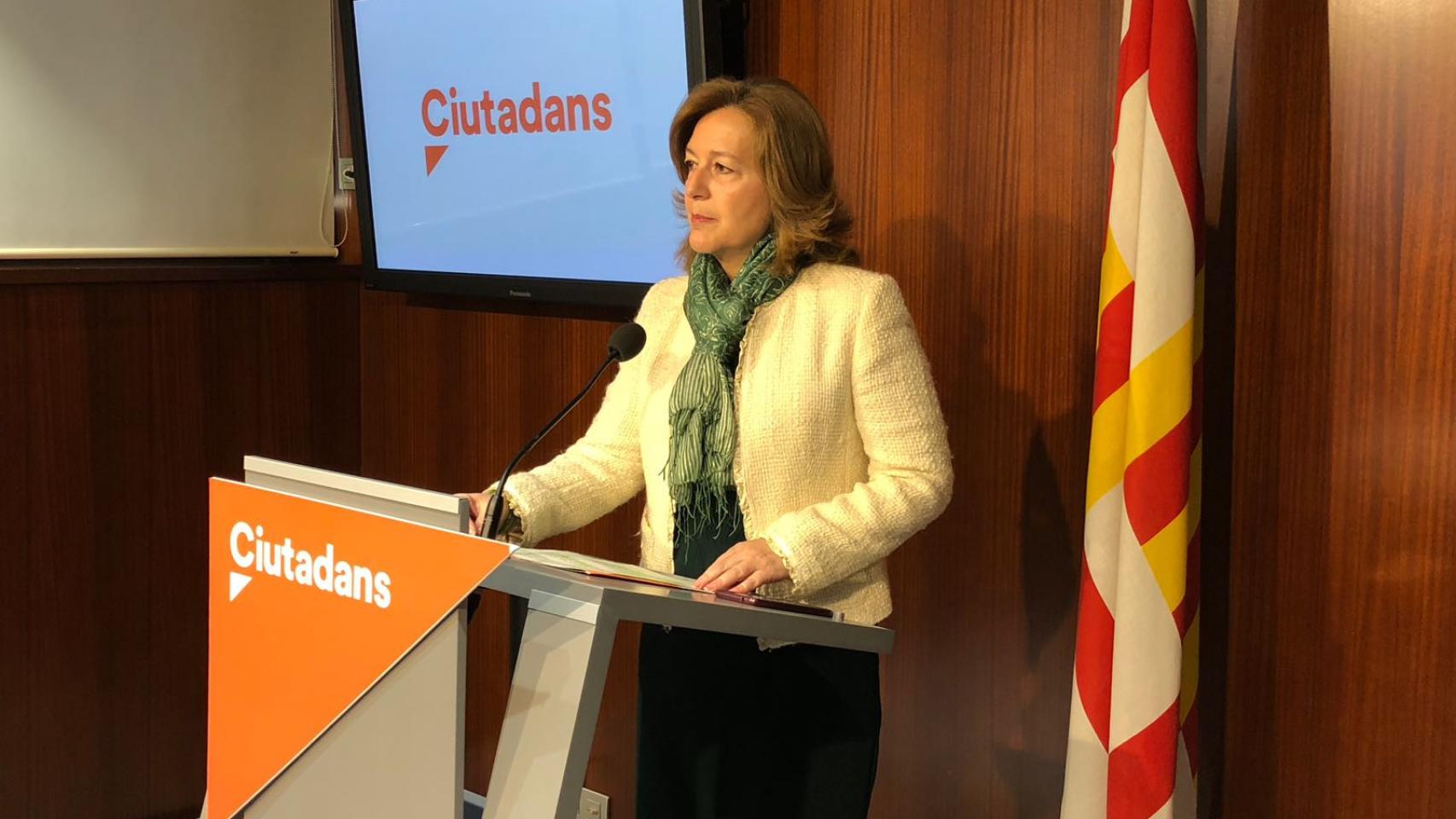 Carina Mejías durante la rueda de prensa en la que ha criticado las políticas sociales de Colau / CIUTADANS