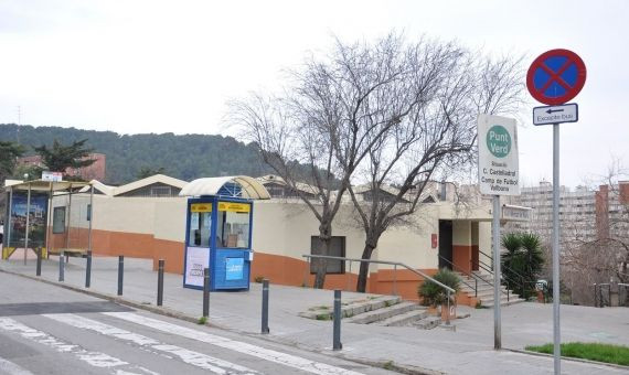 El mercado y el bar colindante pasarán a ser zona de equipamientos. Pero, ¿cuándo? / MIK