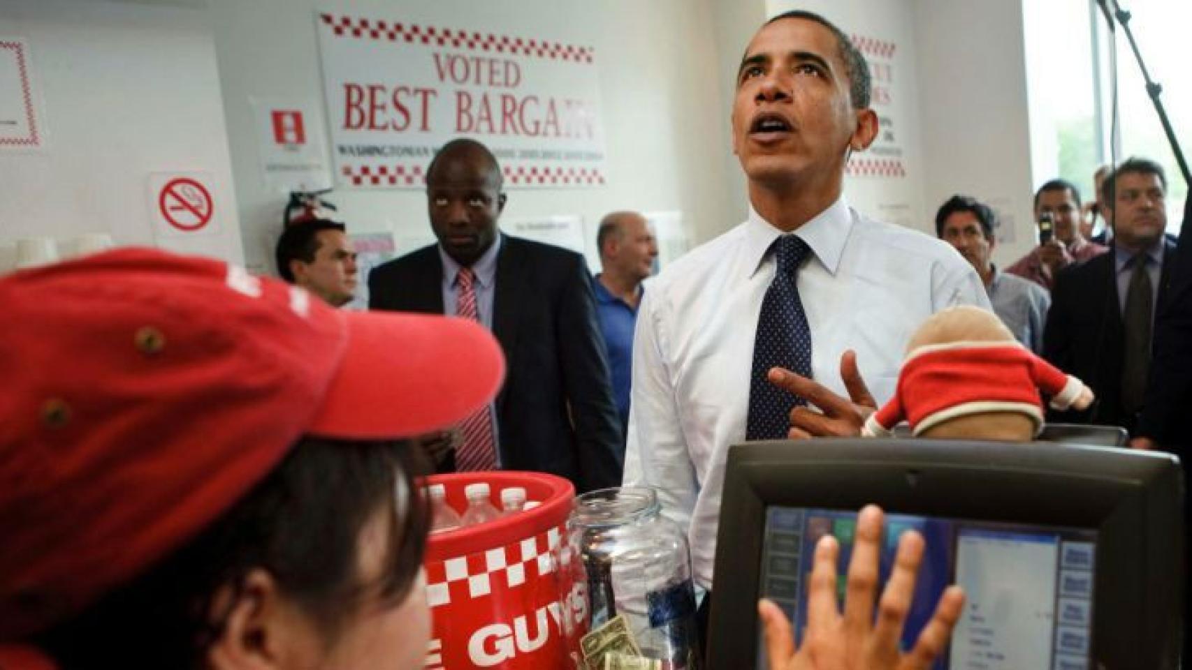 El expresidente Barack Obama, en un restaurante Five Guys (Getty images)