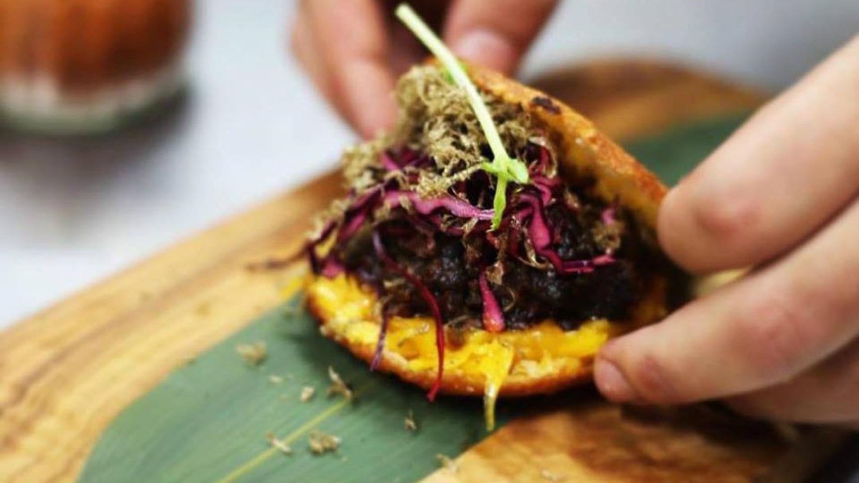 Arepa del restaurante Caña de Azúcar