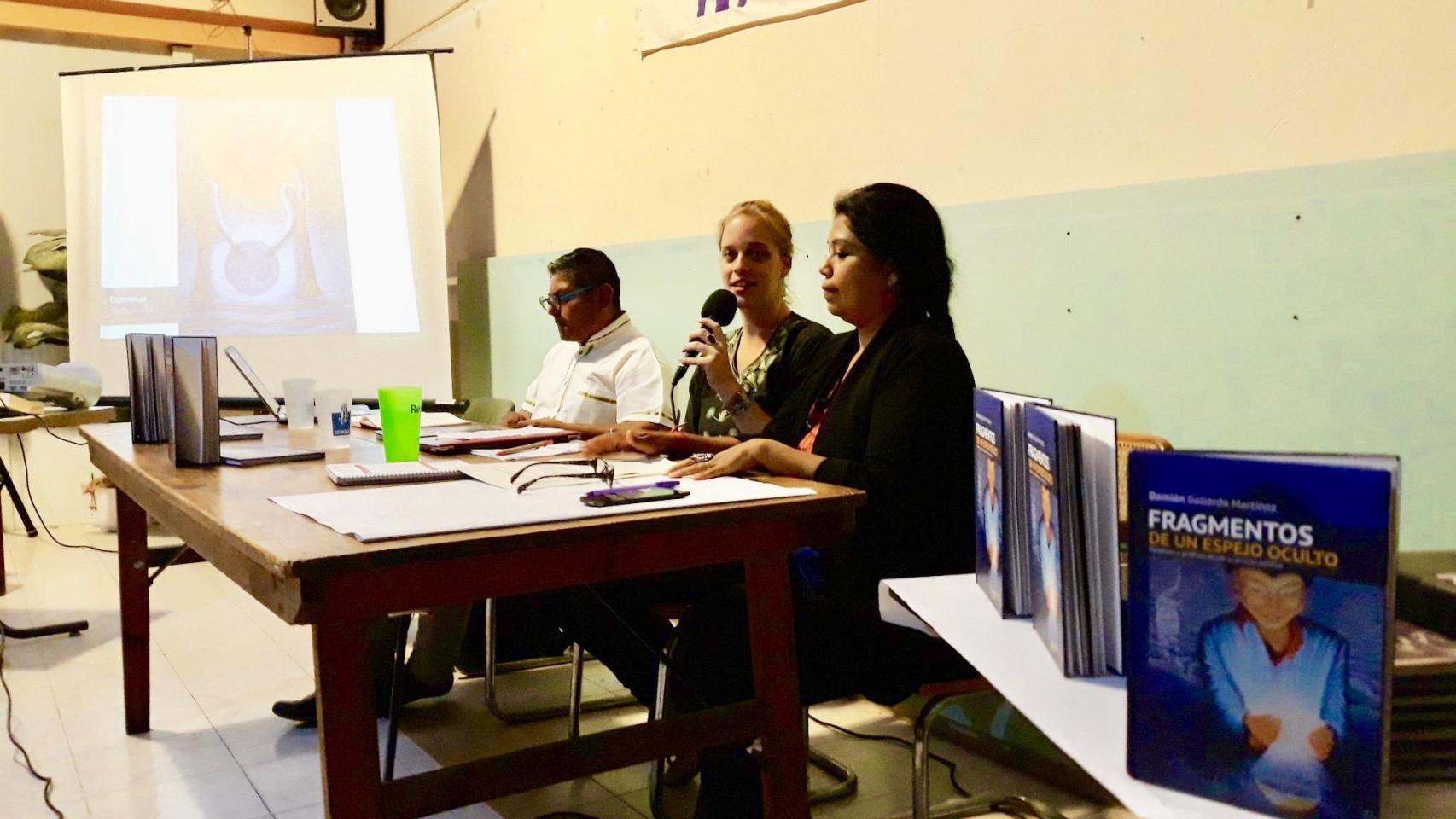Fortino Domínguez y Emilie De Wolfe en la presentación del libro de Damián Gallardo / @TAULAPERMEXIC