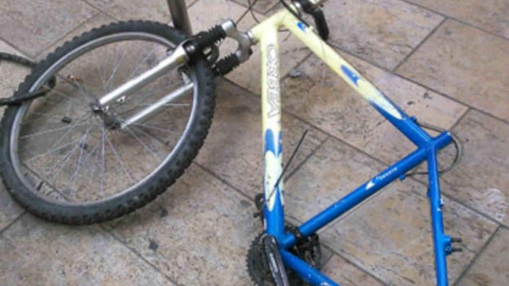 Bicicleta con síntoma de haber sido abadonada / @barcelona_GUB