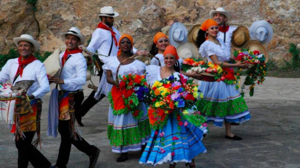 La compañía anima multitud de fiestas que celebran su herencia afrodescendiente / SENTIMIENTO CIMARRÓN