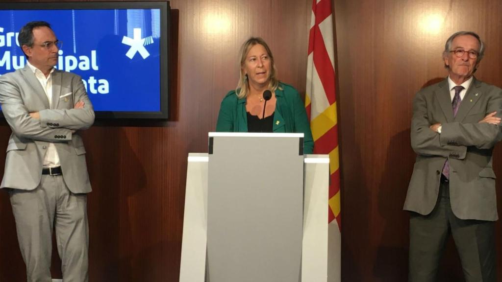 Neus Munté, entre Jaume Ciurana  y Xavier Trias, ha criticado duramente a Valls / MIKI
