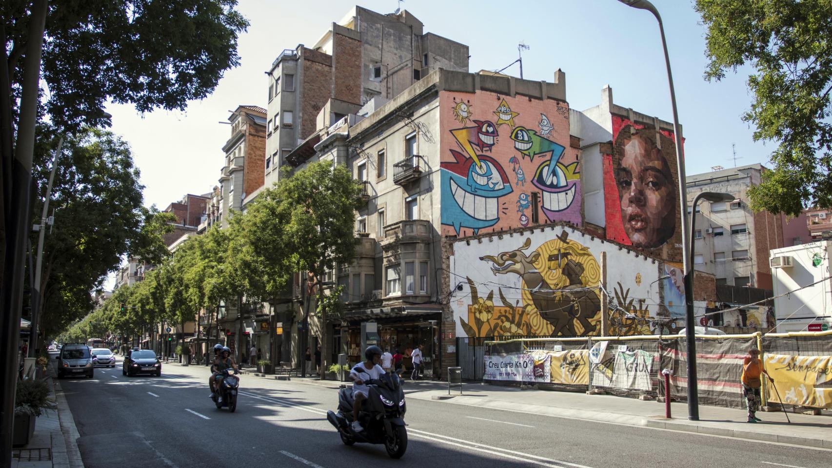 Calle de la Creu Coberta / HUGO FERNÁNDEZ
