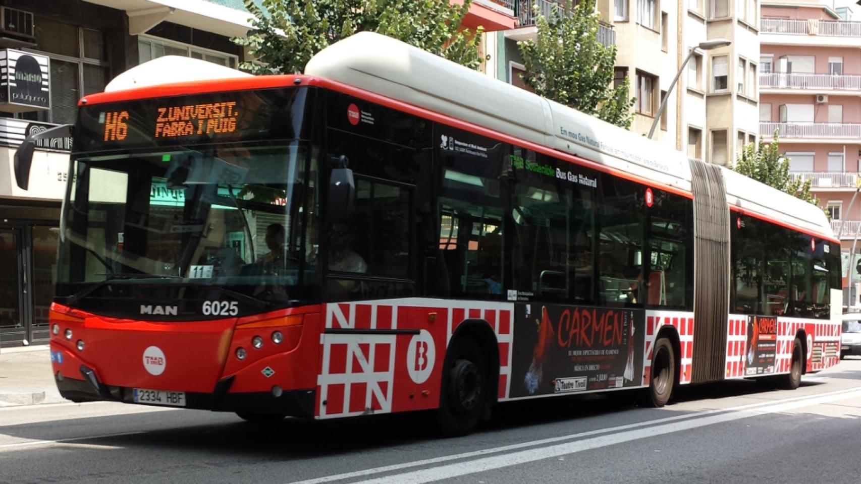 Un vehículo de la nueva red de bus de Barcelona