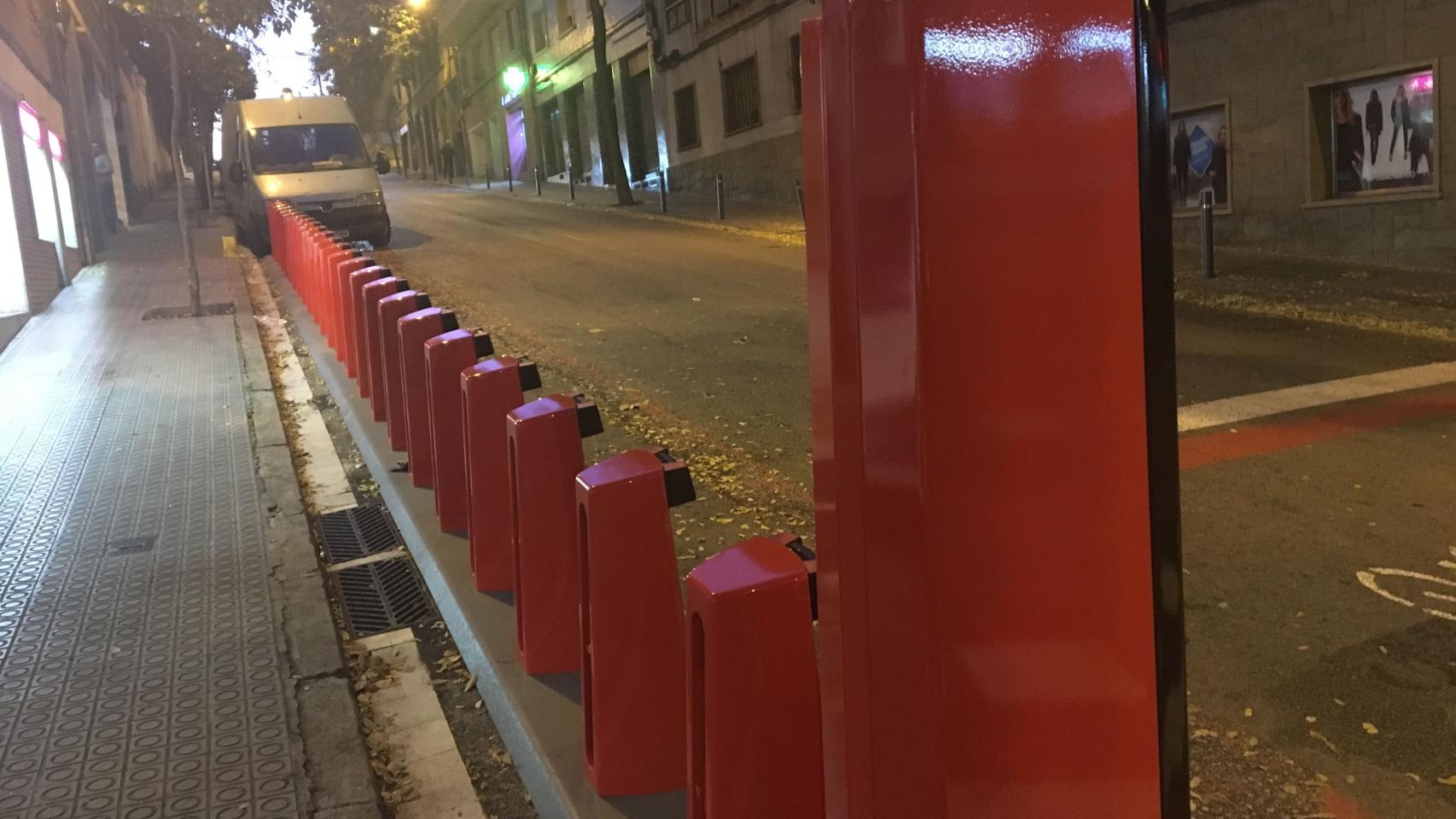 Estación de Bicing en la calle Granollers de Horta / P. A.