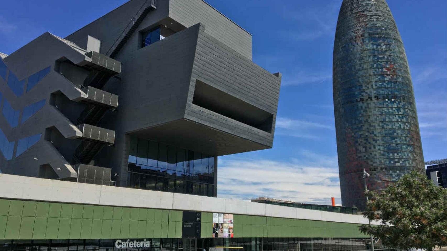 Edificios de Barcelona en Glòries / CR