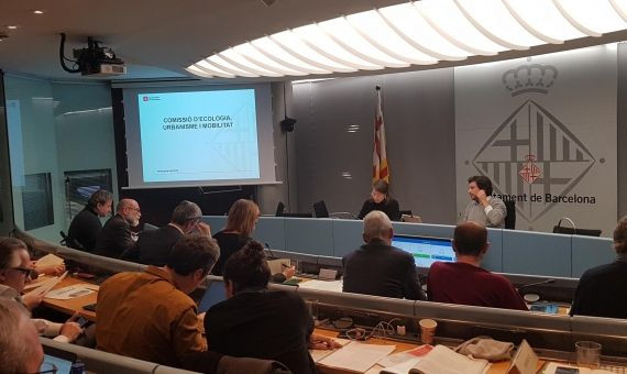 La comisión de Urbanismo no ha avalado el proyecto del tranvía de Colau / EUROPA PRESS