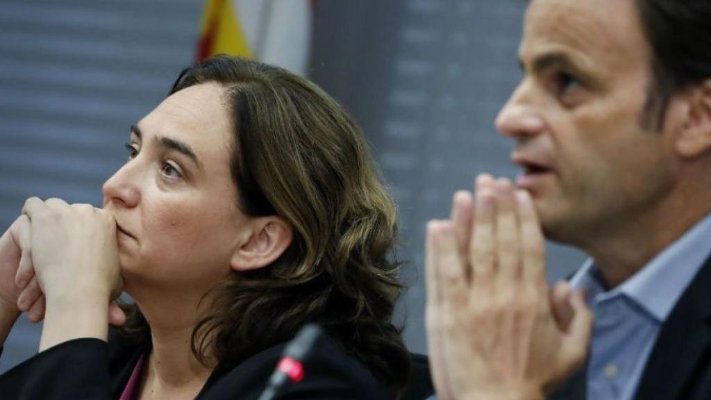 Jaume Asens (en la imagen con Ada Colau) es el hombre de confianza de Pablo Iglesias / ARCHIVO