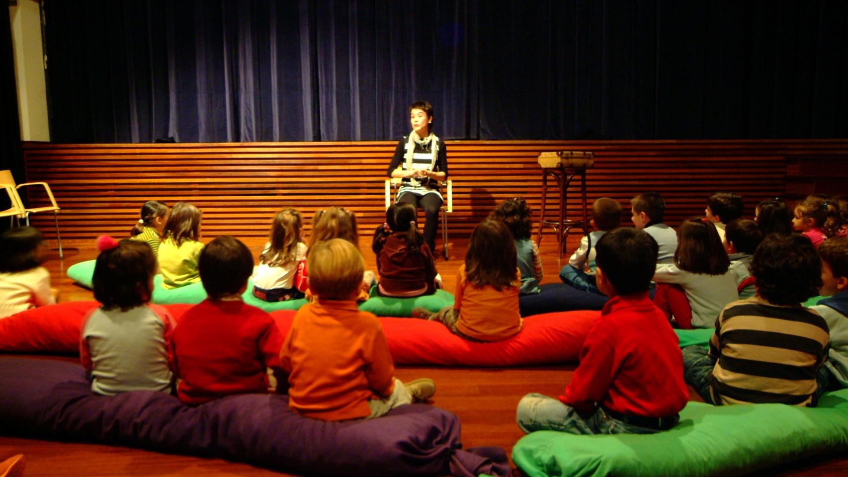 Los museos organizan jornadas de cuentacuentos / Wikipedia