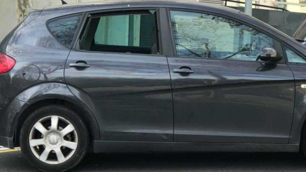 Varios coches han aparecido con los critales rotos en el Guinardó / Facebook