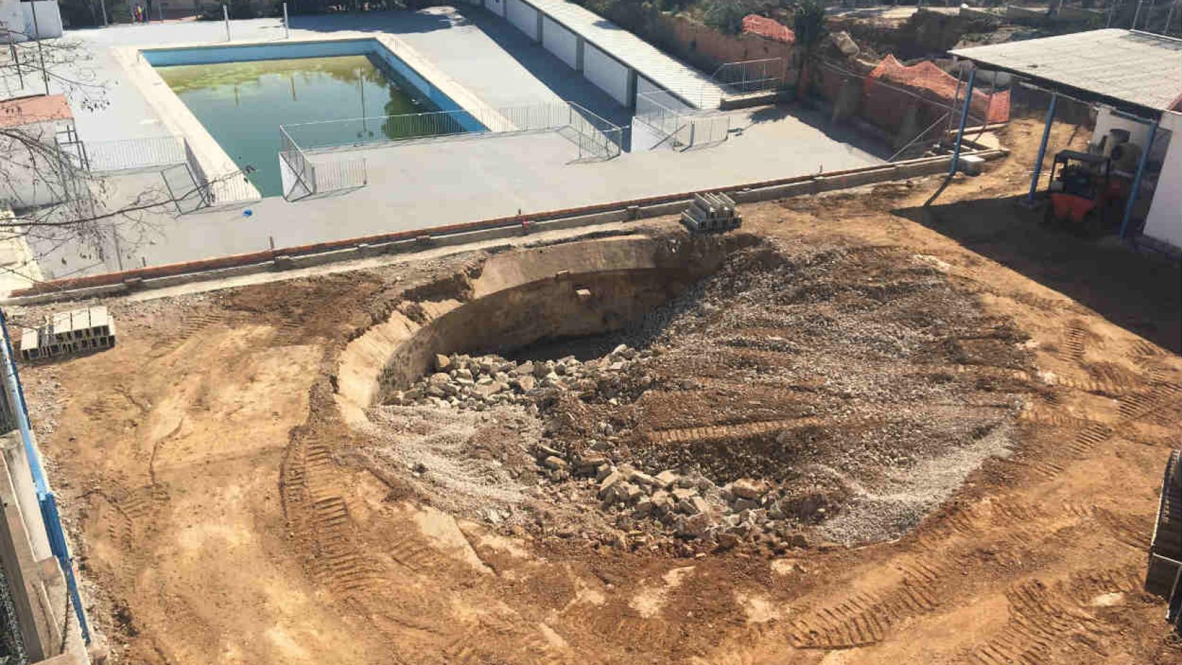 La balsa bicentenaria de Can Planàs, en el Guinardó, descubierta gracias a unas obras / CR