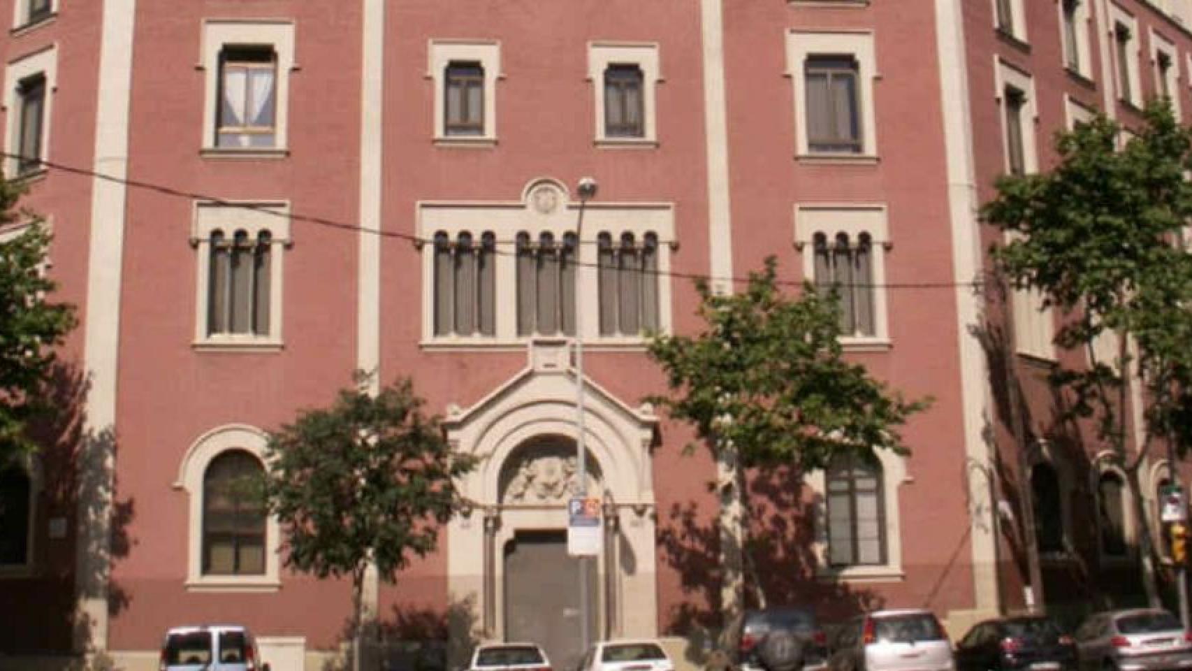 Fachada del colegio Claret de Barcelona.