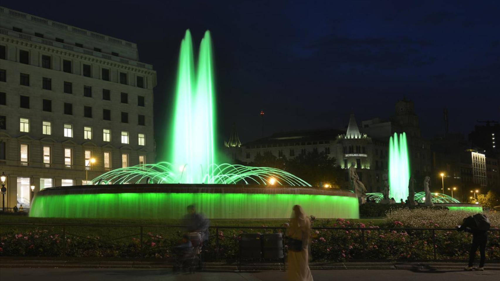 La fuente de plaza Catalunya, donde se produjo el atraco a navajazos / EUROPA PRESS