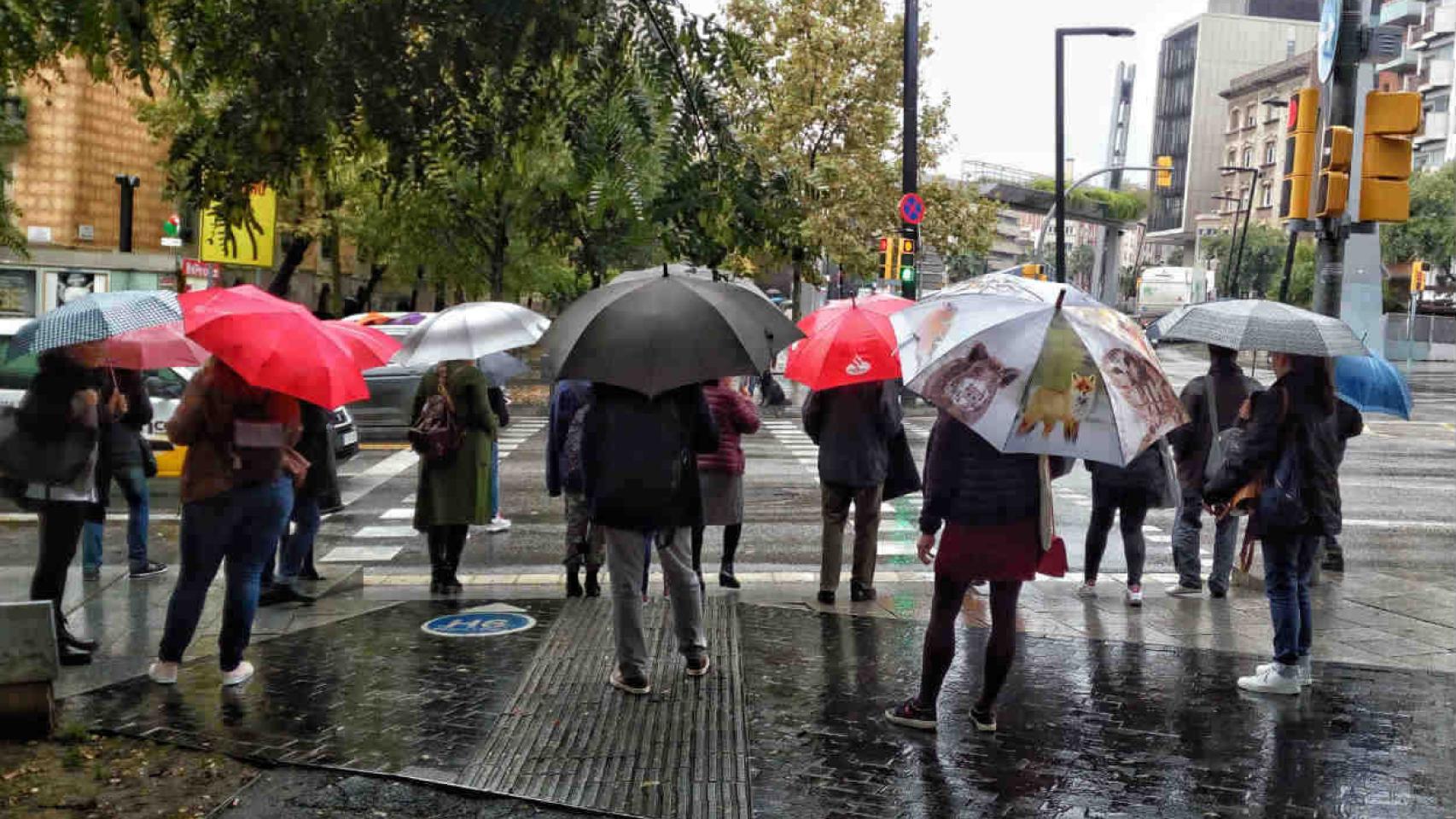 Los paraguas volverán a las calles los próximos días / HUGO FERNÁNDEZ