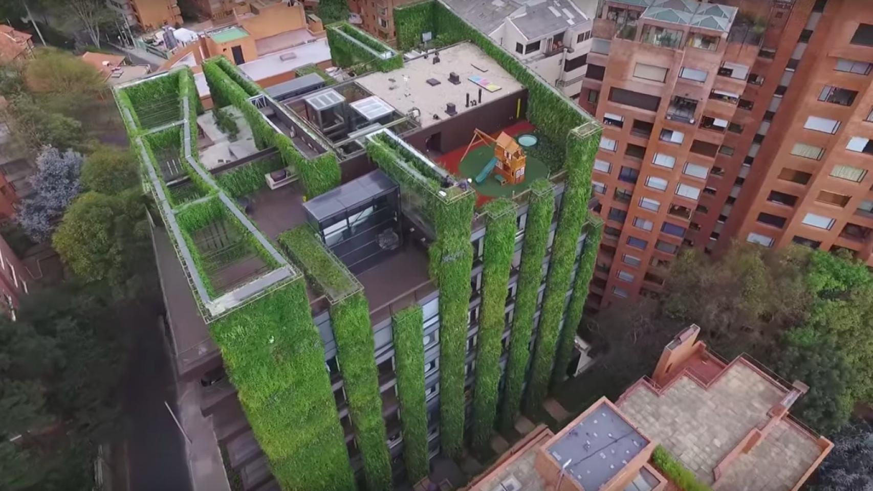 El jardín vertical más grande del mundo se encuentra en Bogotá / PAISAJISMO URBANO
