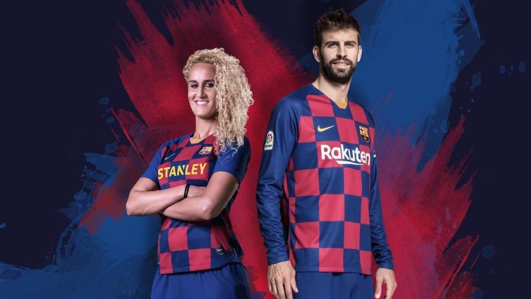 Kheira Hamroui y Gerard Piqué con la nueva camiseta del Barça para la temporada 2019/20 / FC BARCELONA