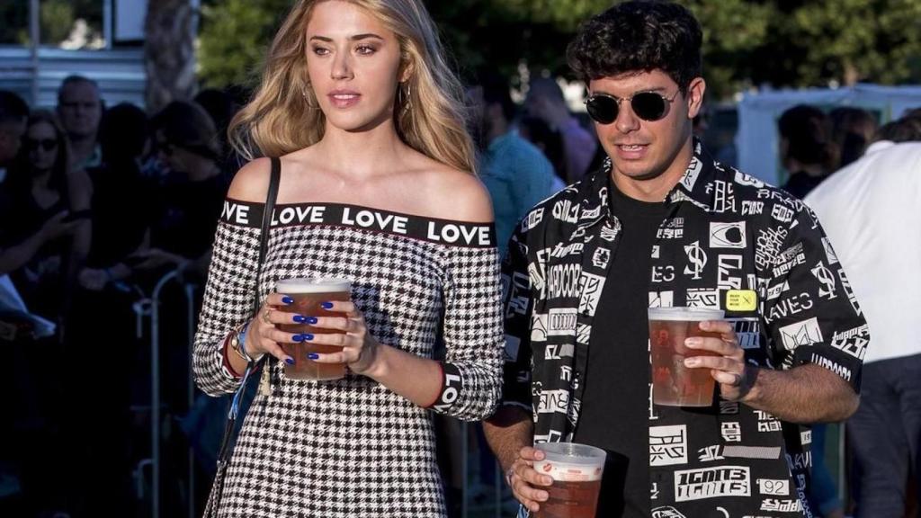 Amaia Izar y Alfred García asistiendo juntos al festival Mad Cool