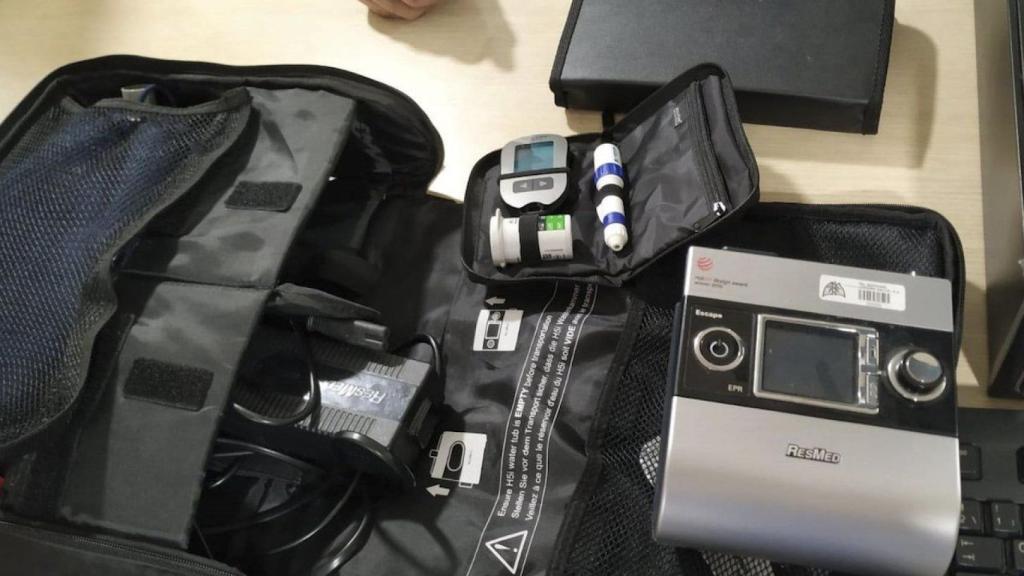 El aparato respiratorio y los medicamentos recuperados por los Mossos / MOSSOS