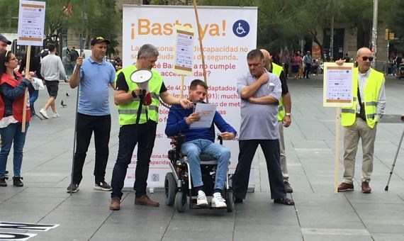 Guillermo Egido, durante la lectura del manifiesto / RP