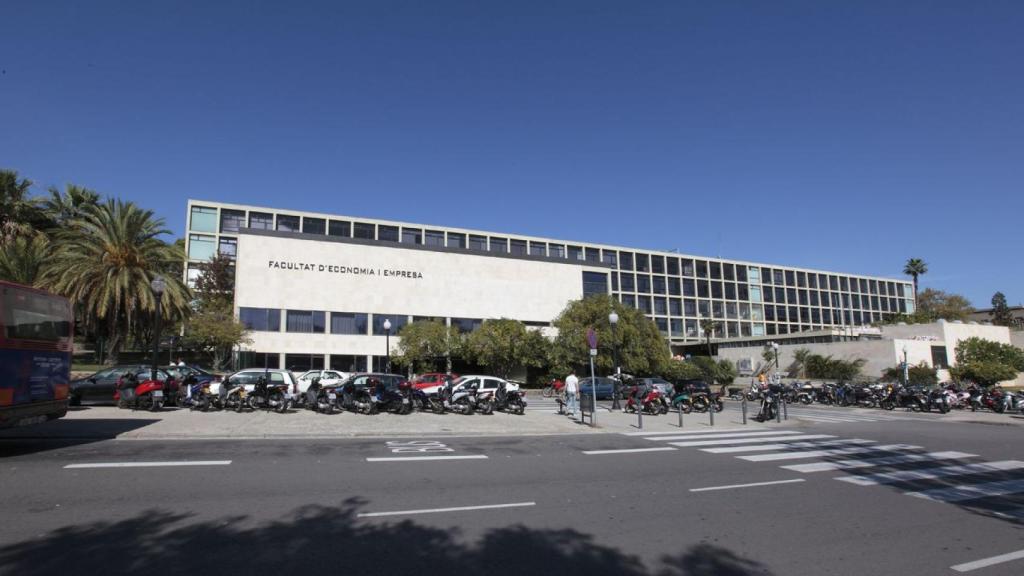 Facultad de Economía y Empresa de la Universitat de Barcelona / UB