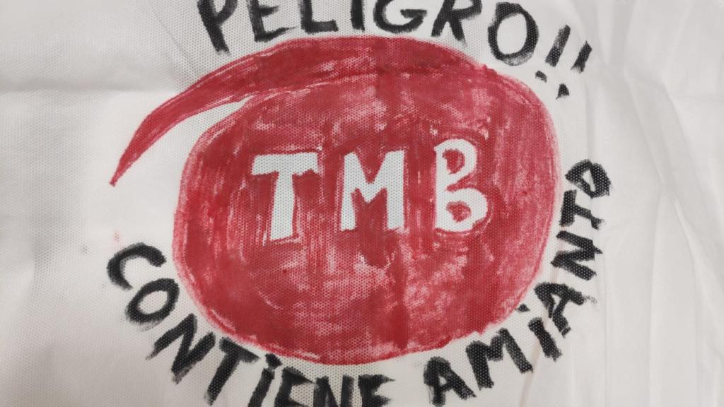 Los trabajadores de TMB alertan del peligro que supone el amianto / CEDIDA