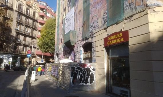 En 2014, dos activistas se colgaron de la fachada para evitar el desalojo. 