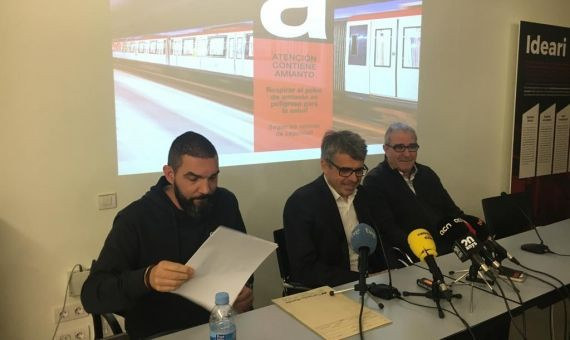 Rueda en el Col·lectiu Ronda sobre el amianto / ALBA LOSADA